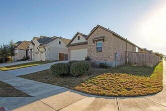 104 Pin Cherry Pass in San Marcos, TX - Building Photo - Building Photo