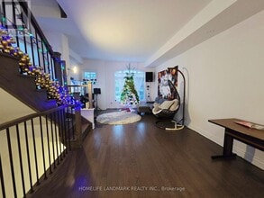 35 Lunar Cres in Mississauga, ON - Building Photo - Building Photo