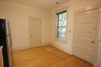 1935 W Berenice Ave, Unit G04C in Chicago, IL - Building Photo - Building Photo