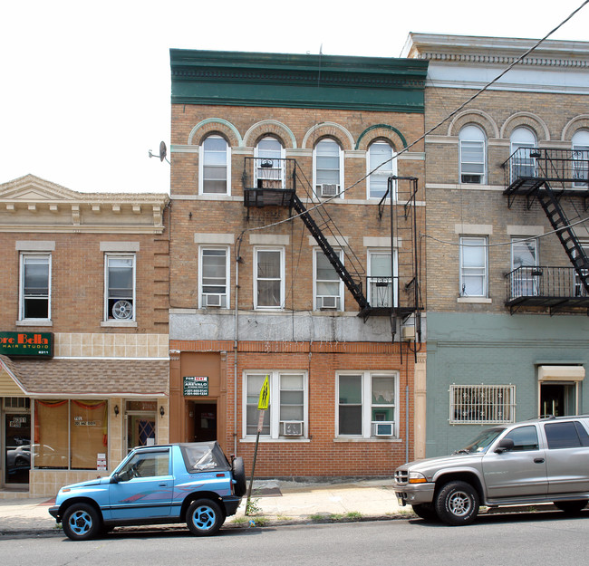 6313 Broadway in West New York, NJ - Building Photo - Building Photo