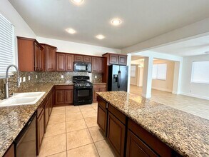 193 Fortress Course Ct in Las Vegas, NV - Building Photo - Building Photo