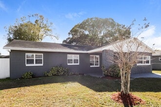 2022 Valencia Cir in Kissimmee, FL - Building Photo - Building Photo