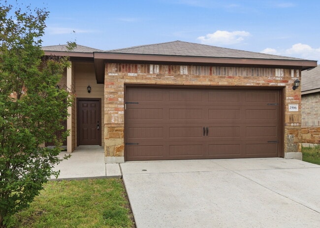 property at 2596 Pahmeyer Rd