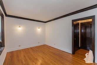 1909 W Larchmont Ave, Unit 1911-2A in Chicago, IL - Foto de edificio - Building Photo