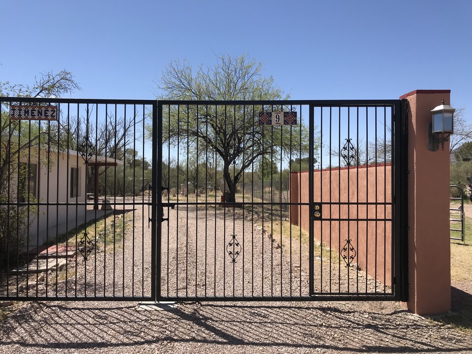 9 Jimenez Ln, Unit 9 in Tubac, AZ - Foto de edificio