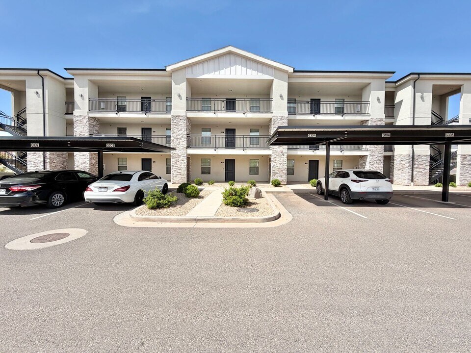 6230 Winding Wy in Hurricane, UT - Building Photo