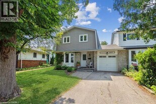 5042 Brady Ave in Burlington, ON - Building Photo
