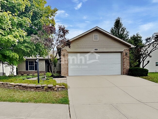 6305 Blakeview Dr
