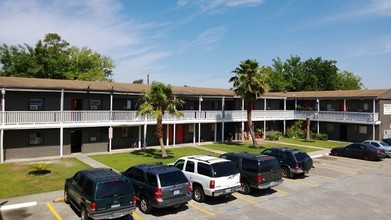 Hidden Pines in Houston, TX - Building Photo - Building Photo