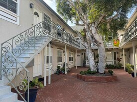 215 Bonair St in San Diego, CA - Building Photo