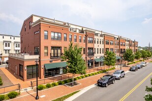 Crescent Place in Leesburg, VA - Building Photo
