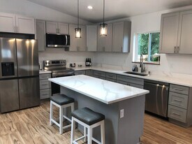 6835 Condor Loop NE in Olympia, WA - Building Photo