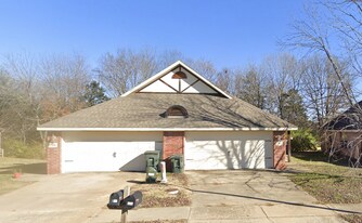 182 S Ray Ave in Fayetteville, AR - Building Photo