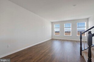 462 Tiller St in Frederick, MD - Building Photo