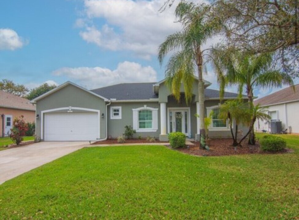 3619 2nd St SW in Vero Beach, FL - Building Photo