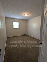 1190 Lois Ln in Radcliff, KY - Building Photo - Building Photo