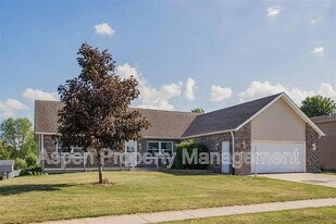 117 Buckeye Ln in Riverside, IA - Building Photo