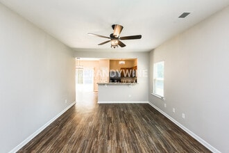 3332 Lowland Dr in Douglasville, GA - Foto de edificio - Building Photo