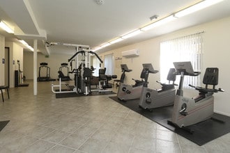 Hillcrest Village Senior Living in Anaheim, CA - Foto de edificio - Interior Photo