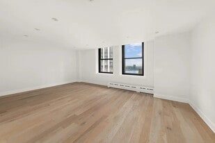 60 Fulton St in New York, NY - Building Photo