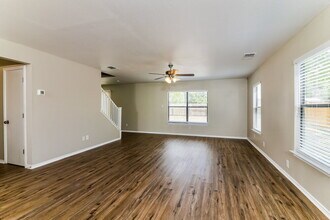 7934 Dueling Oak in San Antonio, TX - Foto de edificio - Building Photo