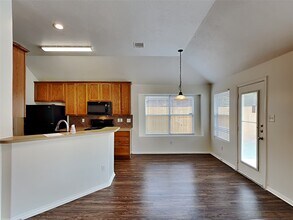 11919 Lois Ln Dr in Pinehurst, TX - Building Photo - Building Photo