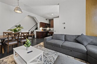 160 E Berkeley St in Boston, MA - Building Photo - Building Photo