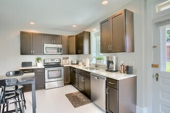 144 W Chocolate Ave in Hershey, PA - Foto de edificio - Building Photo