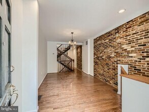 827 S Charles St in Baltimore, MD - Building Photo - Building Photo