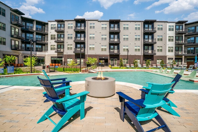Jefferson Park House in Frisco, TX - Foto de edificio - Building Photo