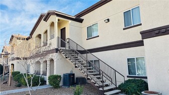 2291 W Horizon Ridge Pkwy in Henderson, NV - Building Photo