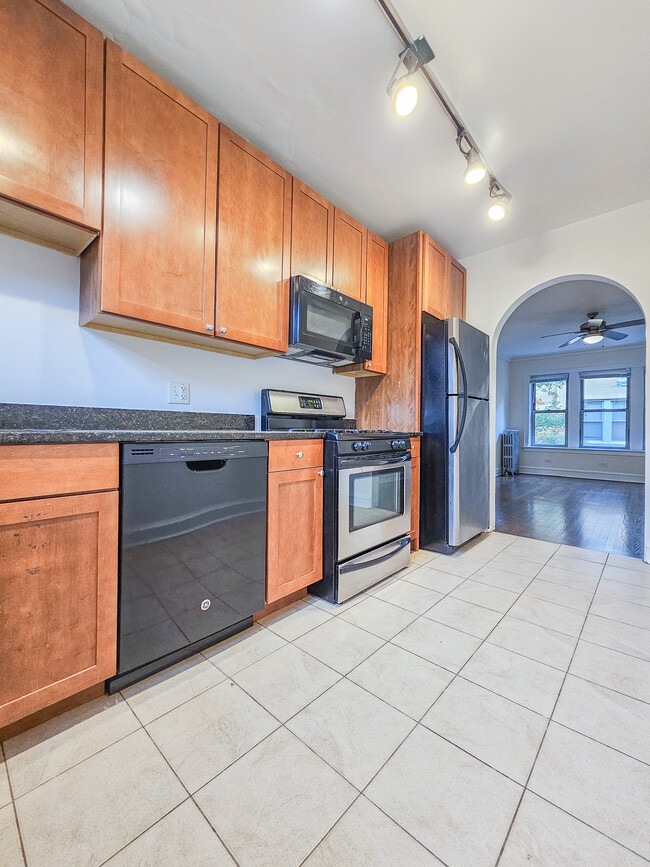 4243 N Keystone Ave, Unit #1F