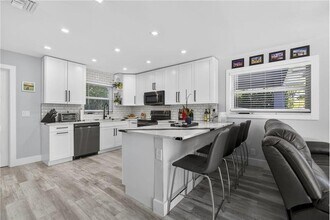 2388 S Wallen Dr in West Palm Beach, FL - Building Photo - Building Photo