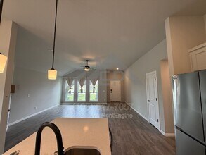 921 S Appaloosa Ln in Mustang, OK - Building Photo - Building Photo