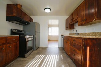 2500 Westchester Dr in Denver, CO - Building Photo - Building Photo