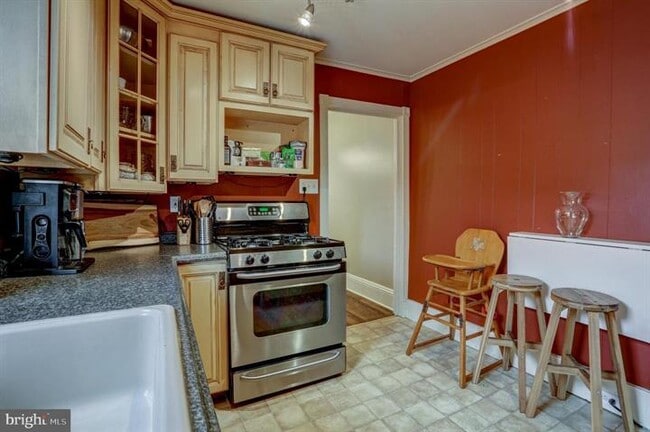 34 E Ross St, Unit 2 in Lancaster, PA - Foto de edificio - Building Photo