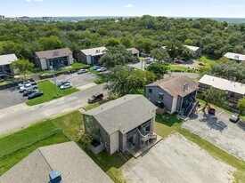 608 Bracewood Cir in San Marcos, TX - Building Photo