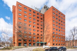 990 Gerard-Morisset St in Québec, QC - Building Photo