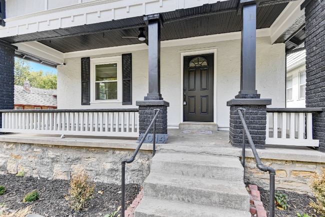4014 Roanoke Rd in Kansas City, MO - Building Photo - Building Photo