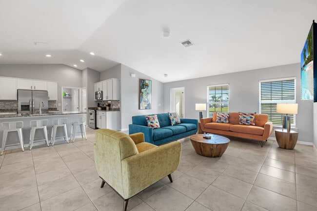 2716 NW 45th Pl in Cape Coral, FL - Building Photo - Building Photo