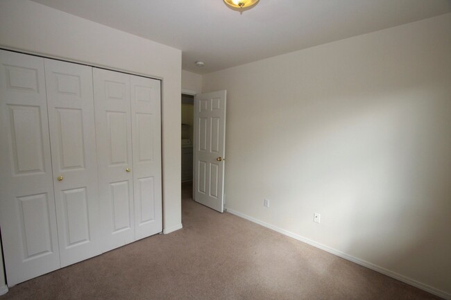2603 Lauren Creek Loop in Anchorage, AK - Foto de edificio - Building Photo