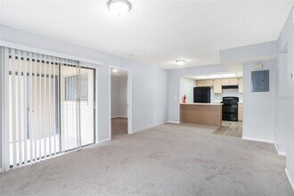 4014 Ashford Green Pl in Tampa, FL - Building Photo - Building Photo