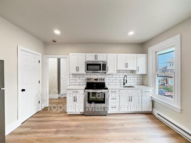 122 E Goepp St in Bethlehem, PA - Building Photo - Building Photo