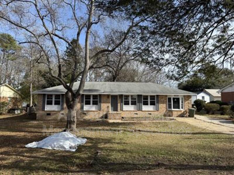 1255 Robert Dinkins Rd in Sumter, SC - Building Photo