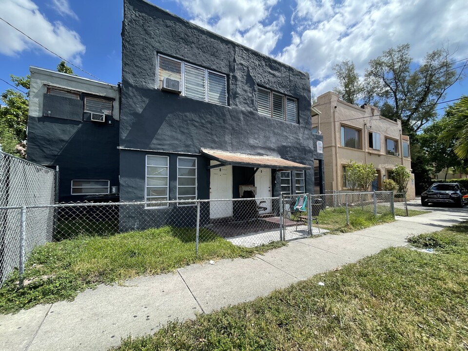 1649 SW 5th St in Miami, FL - Building Photo