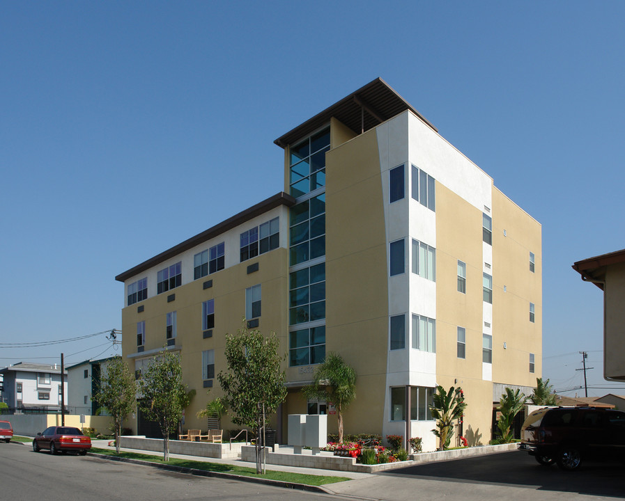 Jackson Aisle Apartments in Midway City, CA - Building Photo