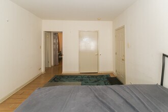 5744 N Winthrop Ave in Chicago, IL - Building Photo - Building Photo