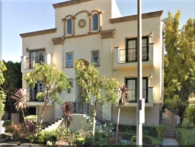 property at 11048 La Maida St