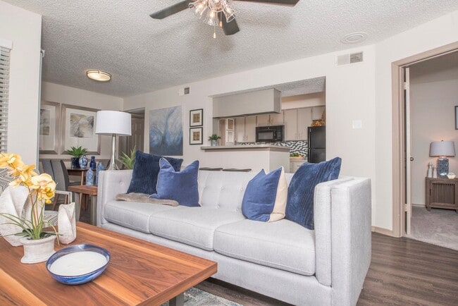 The Vines in Lewisville, TX - Foto de edificio - Building Photo