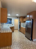 370 Wright Ave in Morgan Hill, CA - Building Photo